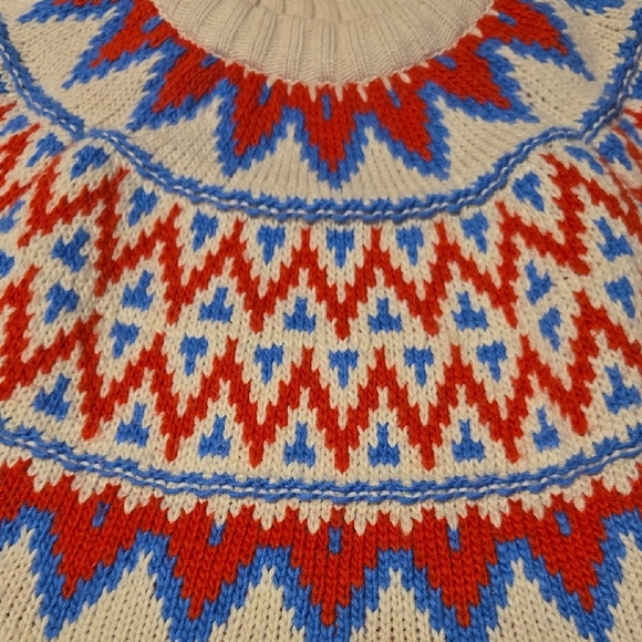 H&M Beige Sweater with Red and Blue Design - Picture 2 of 3